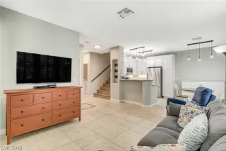 Photo #4: 2386014 Listing 