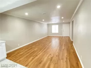 Photo #2: 2386024 Listing 