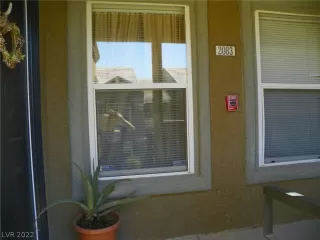 Photo #1: 2386029 Listing