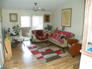 Photo #6: 2386029 Listing