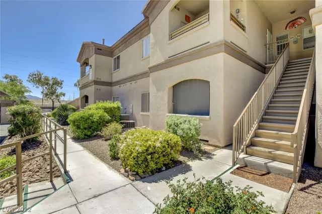 MLS: 2386033 Condo For Sale