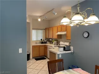 Photo #3: 2386044 Listing