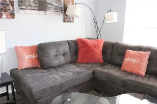 Photo #6: 2386057 Listing