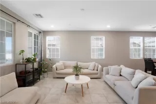 Photo #6: 2386065 Listing 