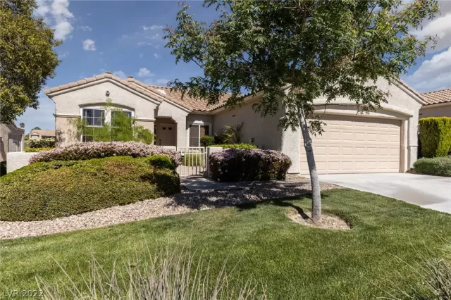 MLS: 2386081 Condo For Sale