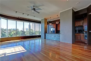 Photo #5: 2386084 Listing 