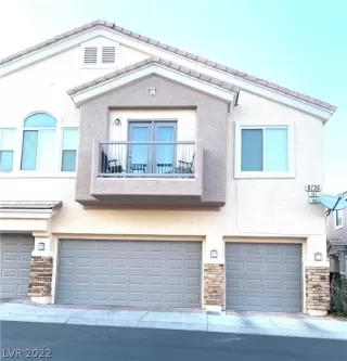 Photo #2: 2386095 Listing