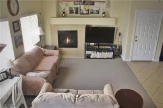 Photo #5: 2386095 Listing