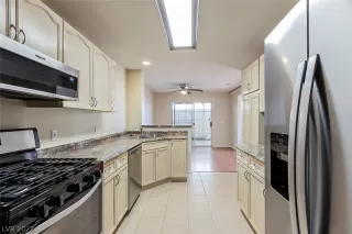 Photo #1: 2386110 Listing