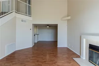 Photo #2: 2386110 Listing