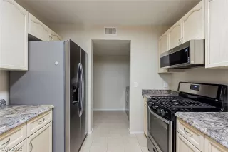 Photo #5: 2386110 Listing