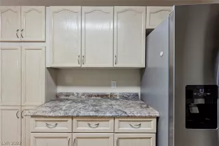 Photo #6: 2386110 Listing