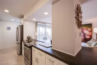 Photo #4: 2386172 Listing