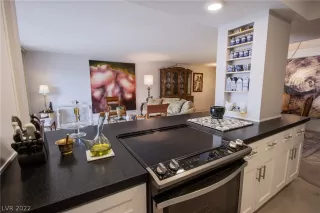 Photo #6: 2386172 Listing