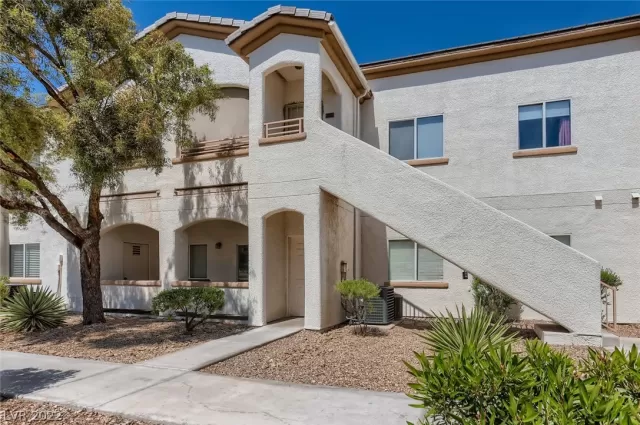 MLS: 2386185 Condo For Sale