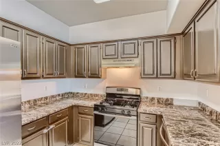 Photo #1: 2386185 Listing