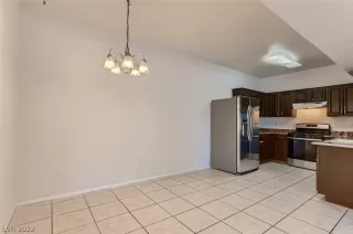 Photo #4: 2386185 Listing