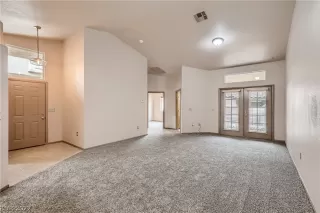 Photo #4: 2386188 Listing