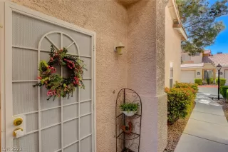 Photo #2: 2386197 Listing