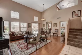 Photo #3: 2386197 Listing