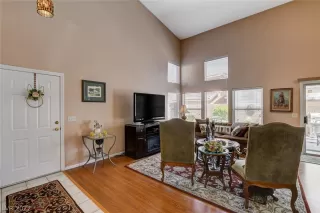 Photo #4: 2386197 Listing