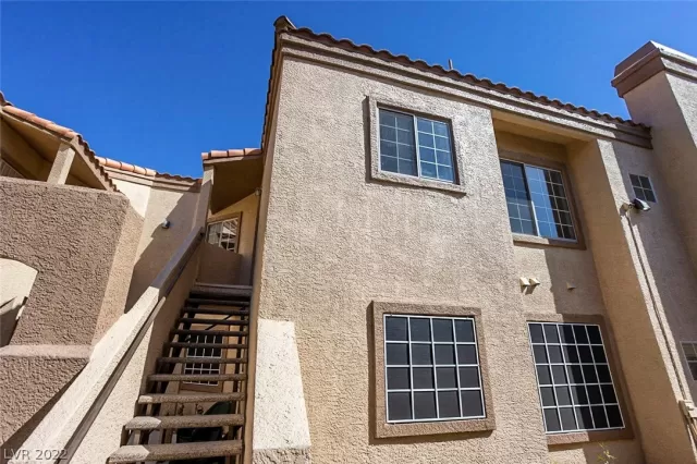 MLS: 2386225 Condo For Sale