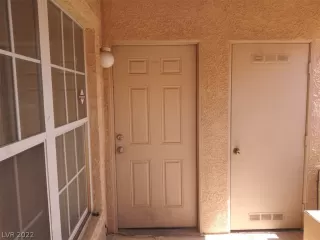 Photo #2: 2386236 Listing