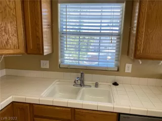 Photo #4: 2386236 Listing