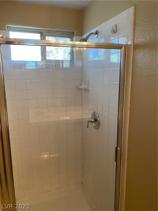 Photo #5: 2386236 Listing