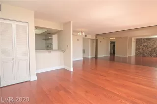 Photo #6: 2386248 Listing 