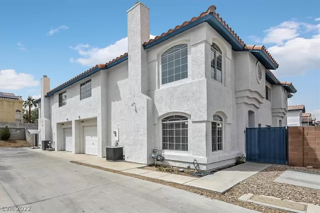 MLS: 2386284 Condo For Sale