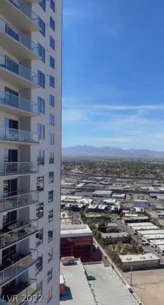 Photo #3: 2386306 Listing 