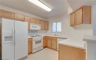 Photo #2: 2386318 Listing