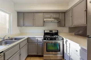 Photo #3: 2386328 Listing