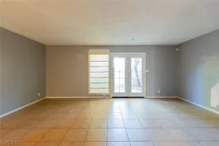 Photo #4: 2386328 Listing