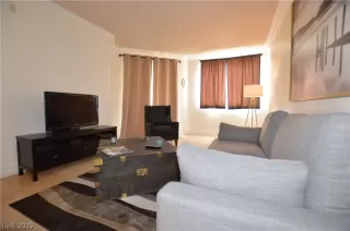 Photo #4: 2386335 Listing 