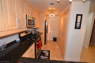 Photo #5: 2386335 Listing 