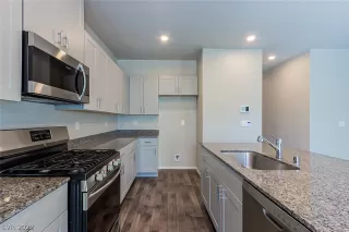 Photo #1: 2386337 Listing 