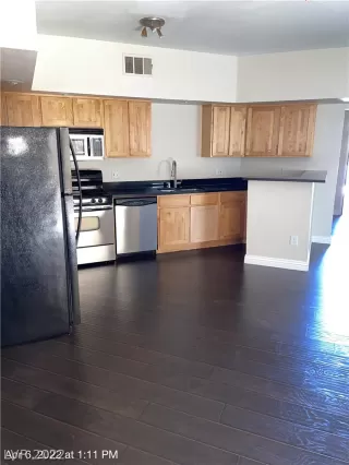 Photo #5: 2386362 Listing 