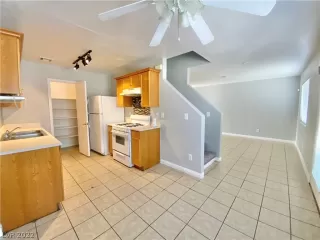 Photo #3: 2386372 Listing