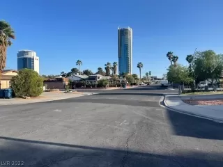 Photo #3: 2386385 Listing 