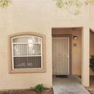 Photo #3: 2386386 Listing