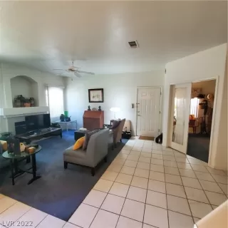 Photo #5: 2386386 Listing