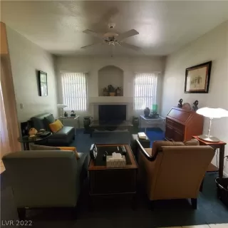 Photo #6: 2386386 Listing