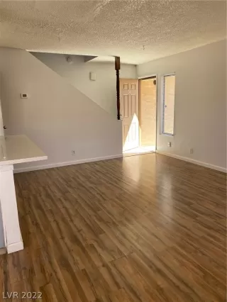 Photo #1: 2386414 Listing 