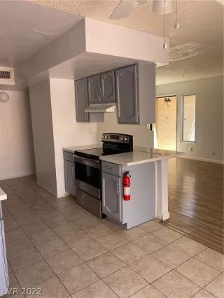 Photo #3: 2386414 Listing 