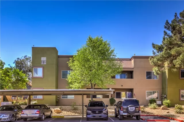 MLS: 2386426 Condo For Sale