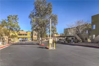 Photo #2: 2386426 Listing