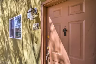 Photo #3: 2386426 Listing