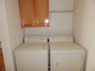 Photo #4: 2386453 Listing